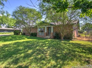 22100 Fm 463, Devine, TX 78016