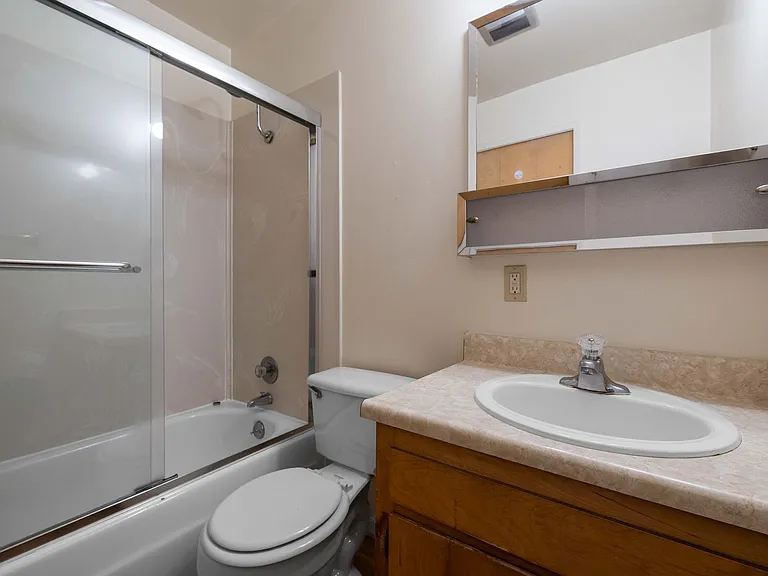 1920 Francisco LLC — Photo 14