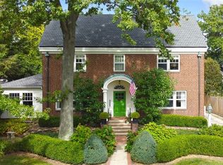 18126 W Clifton Rd, Lakewood, OH