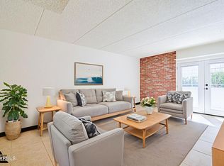 3416 N 44th St UNIT 8, Phoenix, AZ 85018