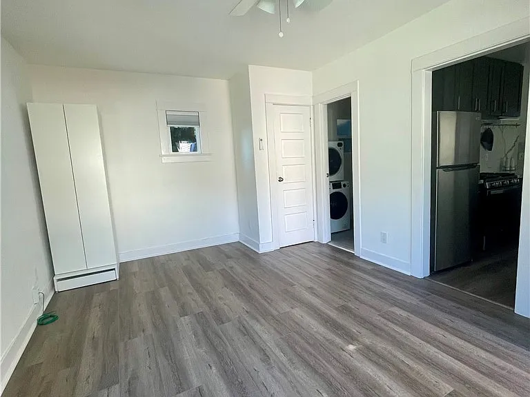 2127 Glendale Blvd — Photo 3
