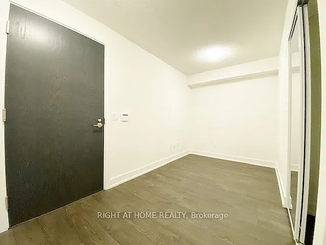 9 Mabelle Ave #2821 — Photo 6