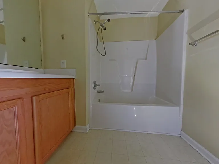 905 Hanahan Ct #1B — Photo 16