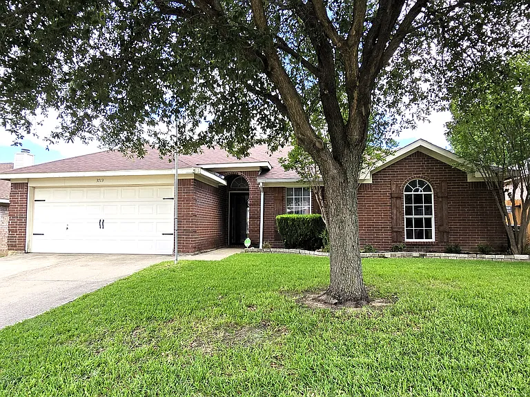 3713 Periwinkle Dr — Photo 1