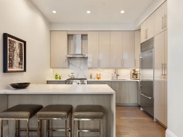 263 9th Avenue image 4 of 9