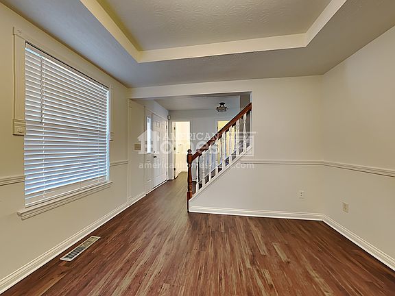 4th image of 993 Kingston Ct