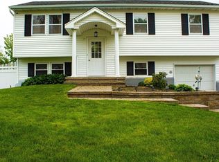 20 Buick Dr, Selden, NY 11784