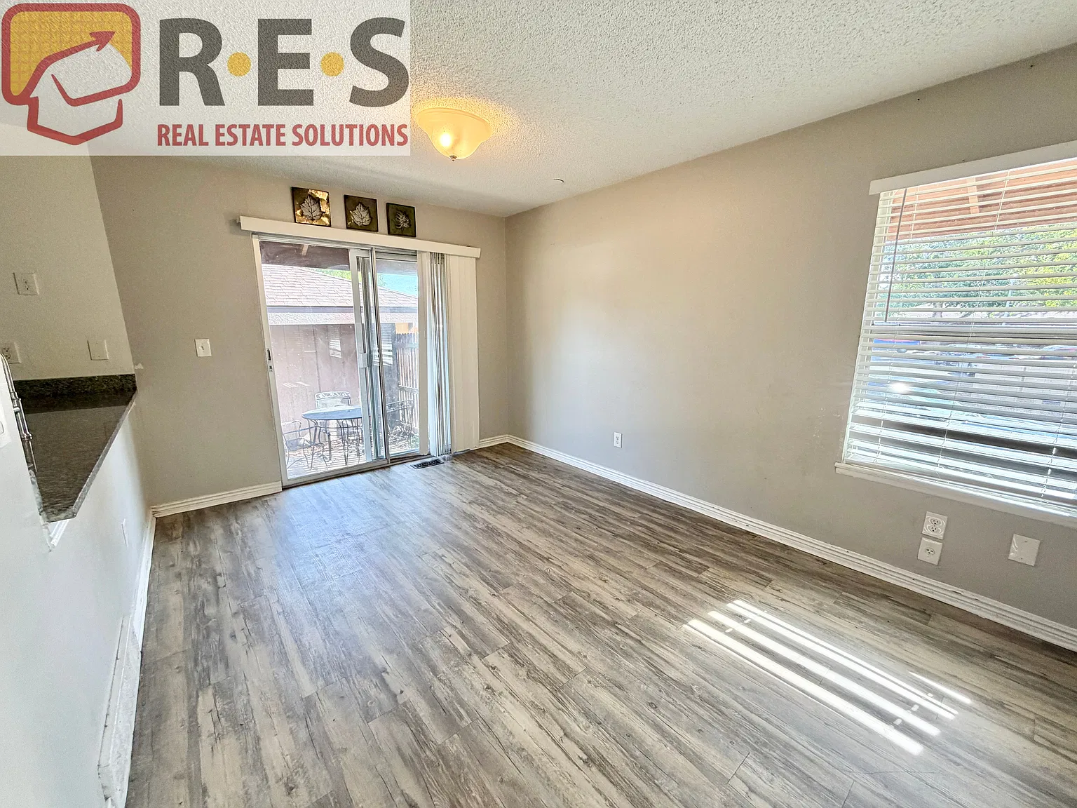 5 bed, 2400 sqft, $2,795 — Photo 4