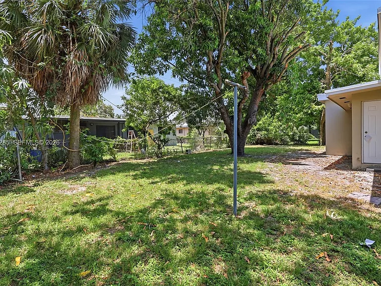 875 NW 168th Dr — Photo 21