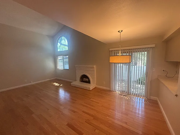 840 Adobe Dr — Photo 2