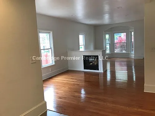 217 School St Photo 1