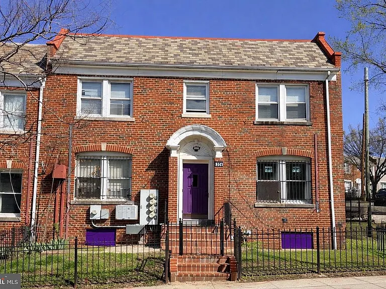 1324 Adams St NE #2 — Photo 1