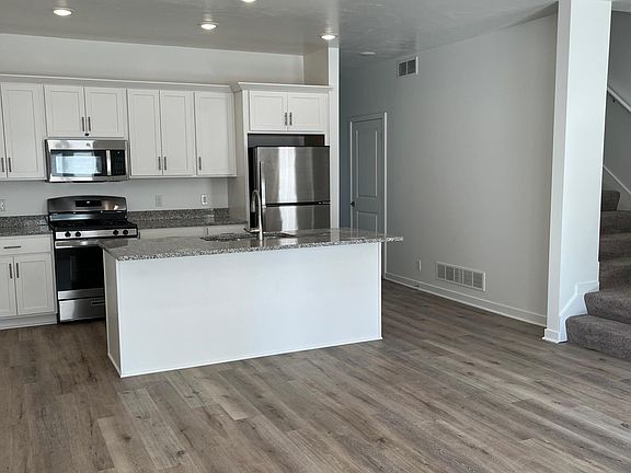 3rd image of 11350 Sessions Dr