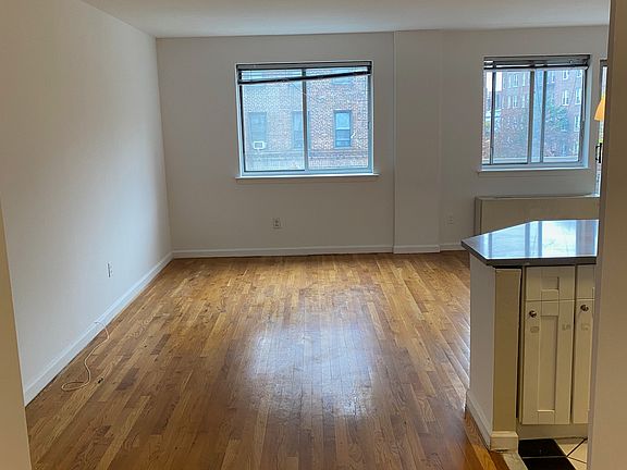 3rd image of 11006 72nd Ave APT 2D