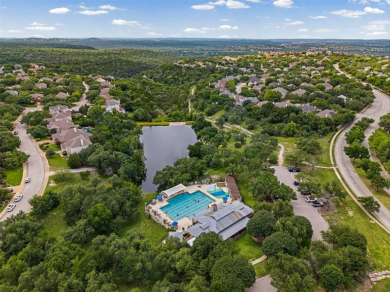 10700 Pointe View Dr — Photo 34