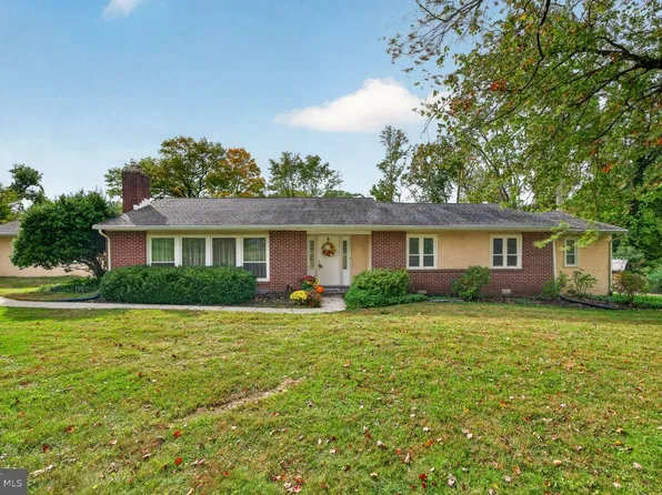 303 Taylor Ln, Kennett Square, PA 19348