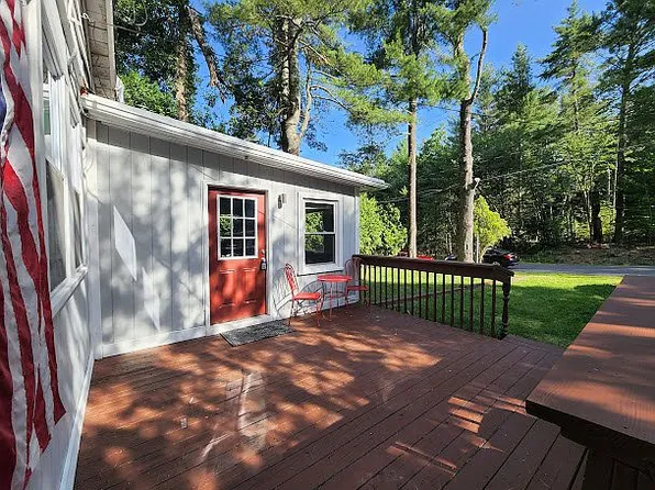 65 Maplewood Ave, Loch Sheldrake, NY 12759