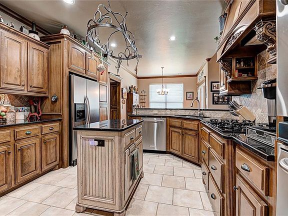 2nd image of 2704 SW 138th St