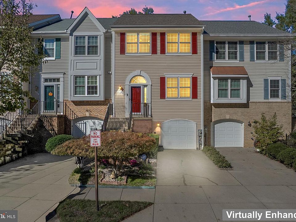 1st image of 804 Pasadena Pl