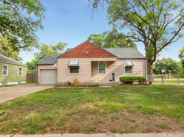 2220 E Menlo St, Wichita, KS 67211