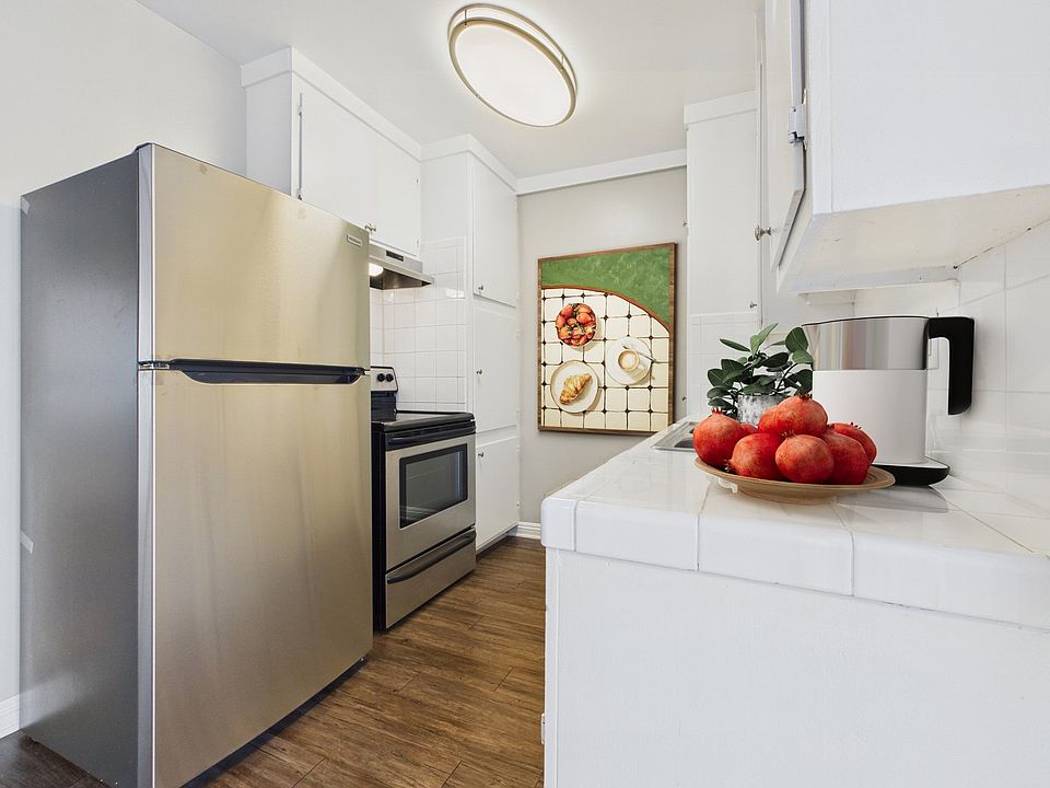 1st image of 11750 Kittridge St #42
