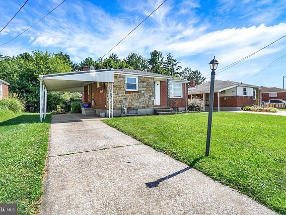 2nd image of 130 Knoll Ln