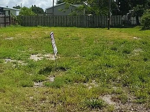1083 Casey Ln, Okeechobee, FL 34974