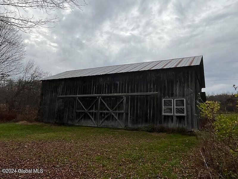 4th image of 353 Jones Road