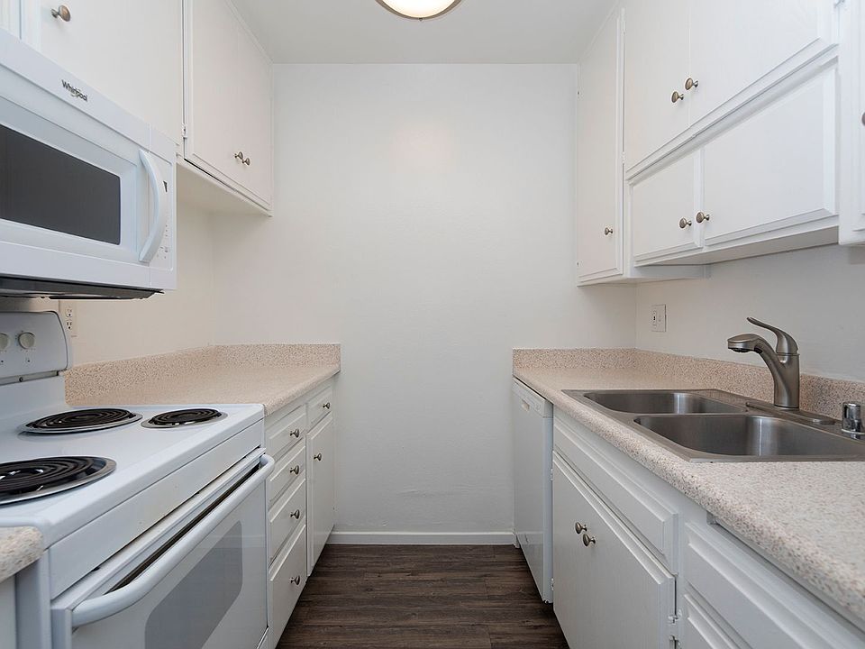 1st image of 3803 Jewell St APT 3