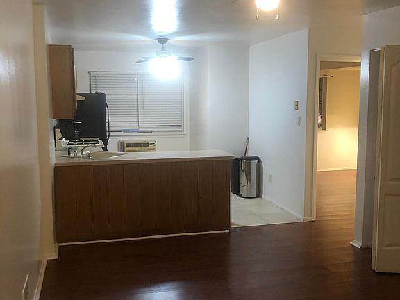 4th image of 27 White Oak Ln