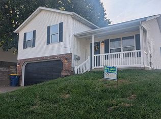 1014 W 3rd St, Washington, MO 63090