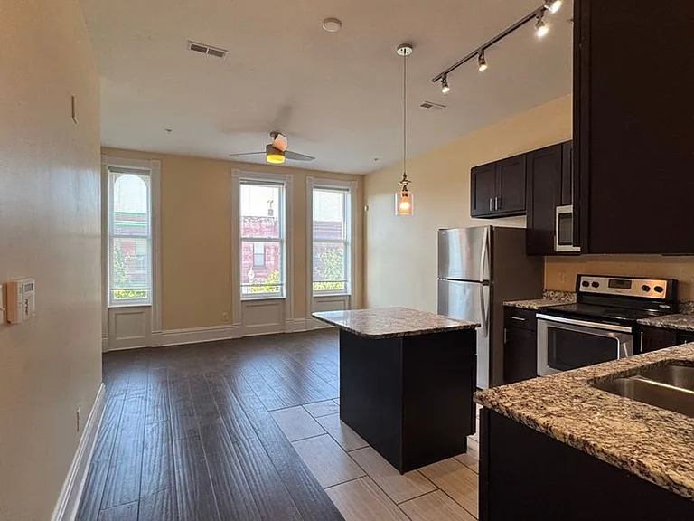 4261-67 Manchester Ave — Photo 12