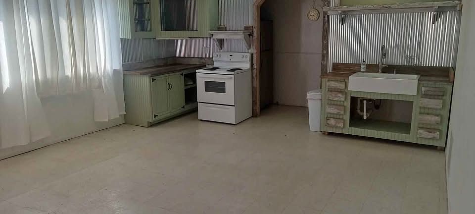 1st image of 536 E Poplar St #1