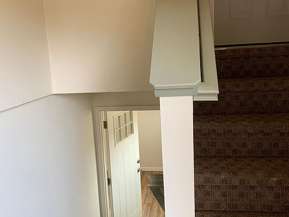#3211-B Hallway Entryway