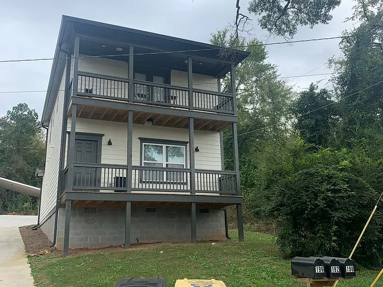 190 Marlin St — Photo 1