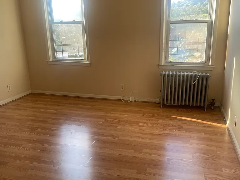 46 Bennett Ave #3 — Photo 5