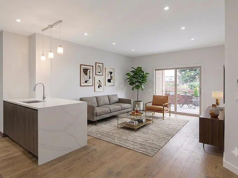 15 Warren St #334 — Photo 11