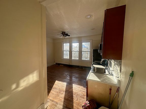 5th image of 4530 Hill Ave Floor 2