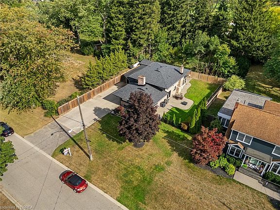 3rd image of 10 Stymie Blvd