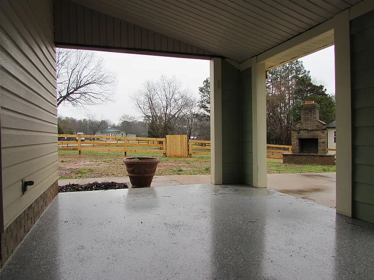 2725 Sloop Rd — Photo 12