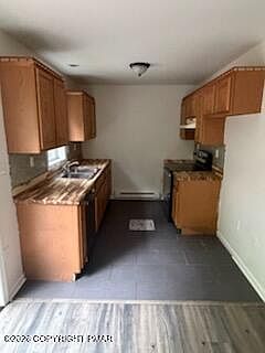 3rd image of 822 Sarah St
