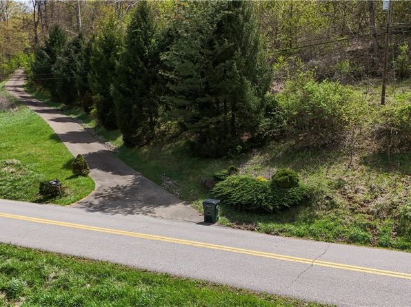 250 Hebron Rd, Saint Marys, WV 26170