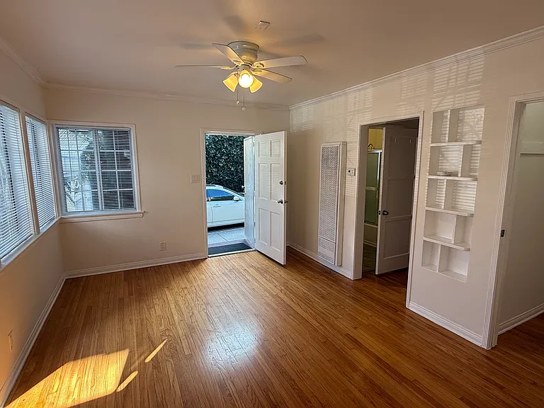 1951 N Wilcox Ave #1 — Photo 14
