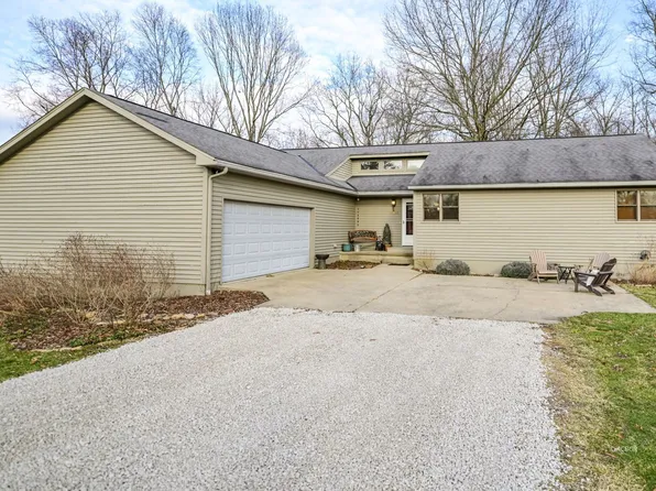 12800 Rich Ln, Athens, OH 45701