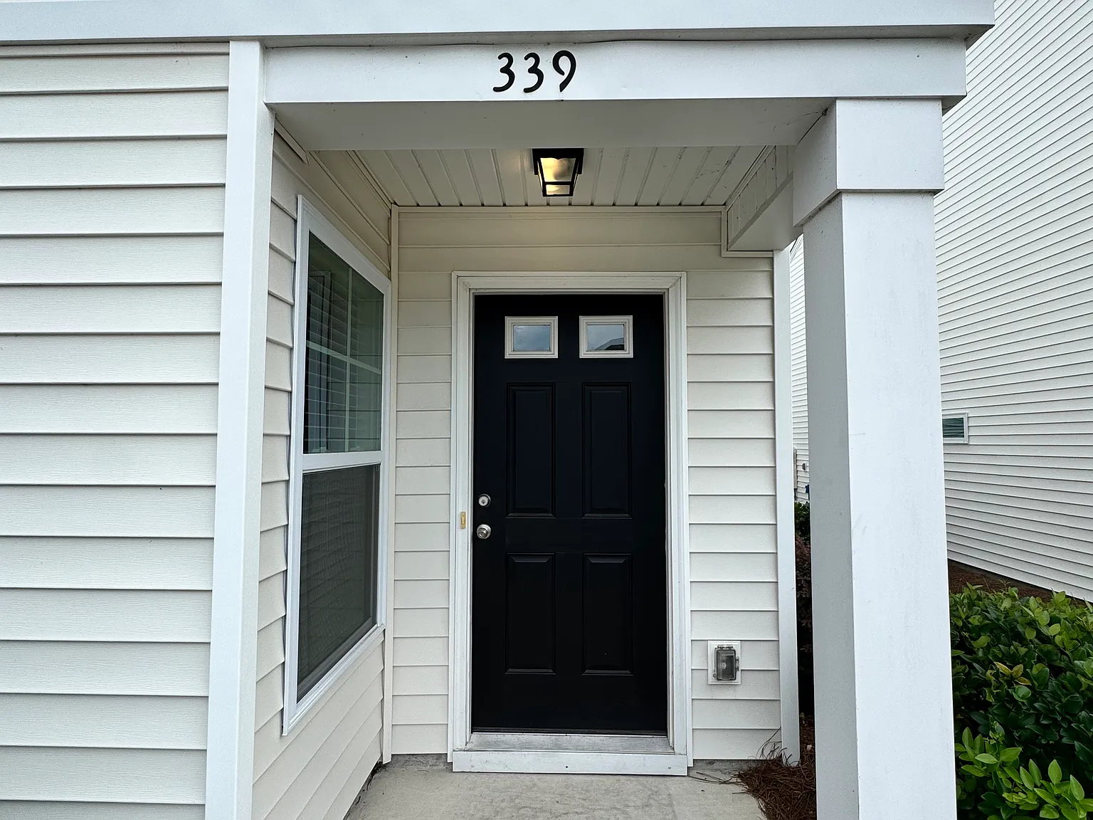 3 bed, 2.5 bath, 1351 sqft, $2,000 — Photo 2