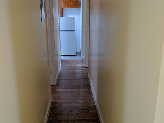 3rd image of 162 E 19th St APT 1