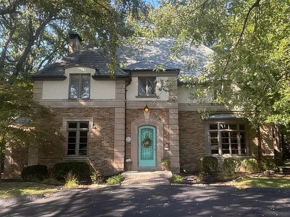 22 Country Club Pl, Belleville, IL 62223