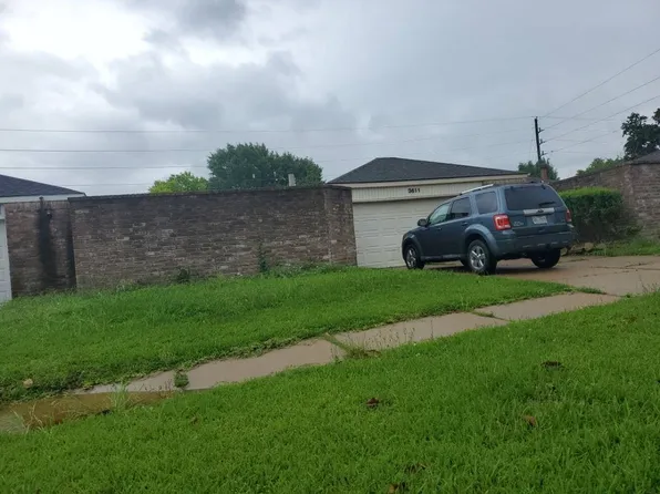 3611 Vineyard Dr, Houston, TX 77082