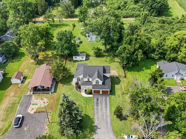 10965 Holly Dr, Lusby, MD 20657