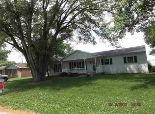 124 Peterson Dr, Sweetser, IN 46987